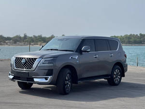 Nissan Patrol 2023 en bon état, conduite à droite, moteur essence V8 5,6 L (298 kW/560 Nm), boîte automatique 7 vitesses - Product Image 3