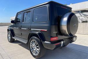 Mercedes-Benz G550 2023 propre et élégante, moteur V8 biturbo, transmission intégrale, différentiels à triple blocage - Product Image 3