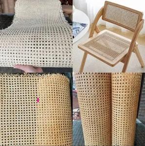 Chaise de salle à manger commerciale en bois massif avec dossier en rotin, empilable, design moderne, utilisation intérieure/extérieure - Product Image 6