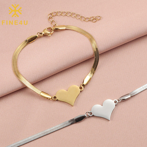 <span class=keywords><strong>Bracciale</strong></span> alla Moda con Ciondolo a Cuore in Acciaio Inox Placcato Oro, Catena a Maglia <span class=keywords><strong>Serpente</strong></span>, Charm per Donne - Product Image 1