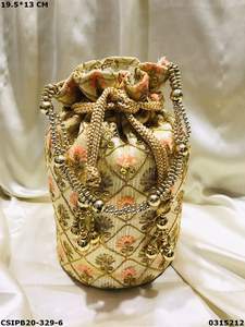 Bolso Potli Batua de Craftstages International para la noche, 19.5x13cm, elegante y con estilo - Product Image 6