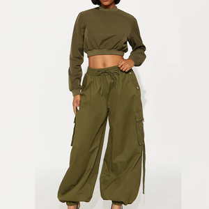 Conjunto Deportivo de Felpa al por Mayor, Sudadera Cálida y Pantalones Jogger, Chándal Informal Holgado, Sudadera Corta y Pantalones - Product Image 1