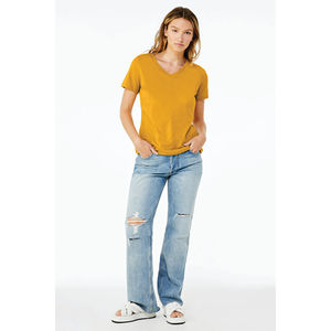 Airlume – T-Shirt à manches courtes col en v pour femme, 100% en coton peigné et avec anneau, simple, 4.2 oz - Product Image 4