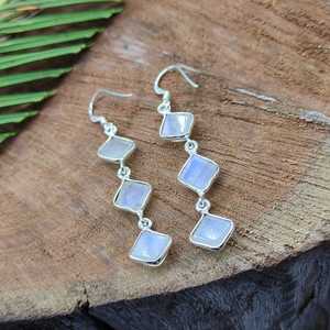 Boucles d'oreilles en argent à triple pierres précieuses Squared Rainbow Moonstone Sterling Silver Danglers Featuring Diamond Pearl Main Elegant Jewelry - Product Image 2