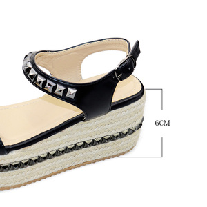 Estate donna punta aperta sandali piatti argento tacchi alti <span class=keywords><strong>con</strong></span> rivetto oro Design <span class=keywords><strong>con</strong></span> plateau zeppa zeppa <span class=keywords><strong>scarpe</strong></span> <span class=keywords><strong>con</strong></span> tacco - Product Image 6