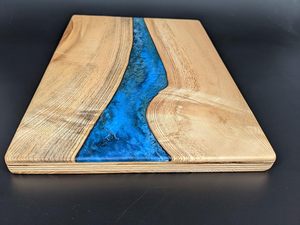 Resina azul rellena en texto medio Diseño de tu nombre Tabla de cortar de madera Tabla de servicio rectangular para el hogar y utensilios de cocina a la venta - Product Image 3