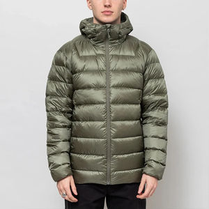 Chaqueta de Invierno para Hombre 2026, Diseño Personalizado de Fábrica, Forro Térmico de Poliéster, Cuello Alto de Nailon, Logotipo Frontal, Color Azul Pato - Product Image 1