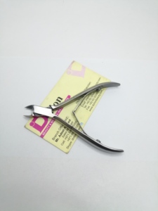 คีมตัดหนังสำหรับทำเล็บแบบมืออาชีพทำจากสเตนเลสสตีลอุปกรณ์ทำเล็บแบบคุดหนังกำพร้าออกแบบโลโก้ได้ตามต้องการ - Product Image 2