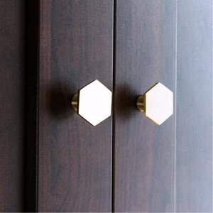 Pomo de Puerta Hexagonal de Latón y Mármol Blanco, Color, Forma y Tamaño Personalizados, Hecho en India - Product Image 2