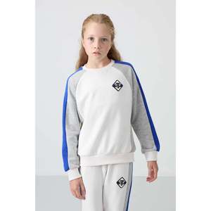 Conjunto Deportivo TommyLife para Niñas de 7 a 15 Años, Color Beige, Mezcla de Algodón, Corte Estándar, Cuello Redondo, Modelo 75165 - Product Image 2