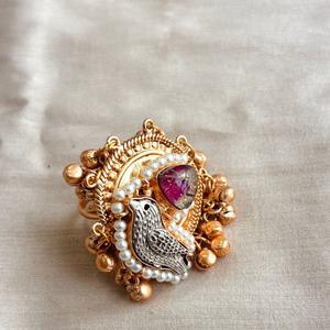 Glamorous Modern Wear Anillo elegante chapado en oro de fusión hecho a mano para bodas Fiestas Compromisos Wear para mujeres - Product Image 1