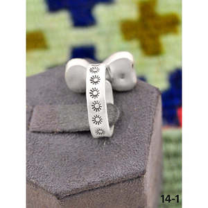 Bague ajustable de style sud-ouest, faite à la main, avec dahlia violet, cheval sauvage et opale magnésite sertie clos, idéale pour un cadeau - Product Image 4