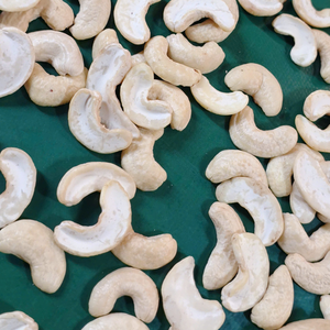 Santigo Kaju badam ถั่วแห้งเมล็ดมะม่วงหิมพานต์เกรดต่ำ - Product Image 1