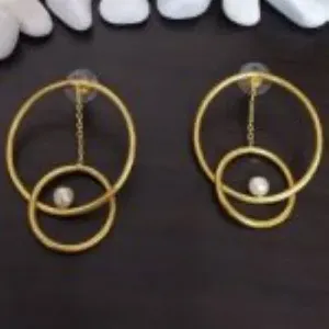 Pendientes de Perlas Chapados en Oro y Latón Hechos a Mano - Product Image 2