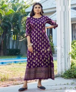 Fancy Regular manga nueva llegada último diseñador estilo Bollywood paquete cuello Kurti Re Color para mujer india en Ropa Étnica - Product Image 3