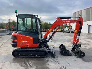 Nouvelle mini-excavatrice Kubota KX027-4, excavatrice compacte sur chenilles, capacité de la benne, faible niveau sonore, cabine, mini-excavatrice Kubota - Product Image 4