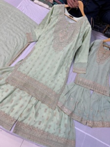 Mère de Ssumaira fille nouveauté chemise de travail à la main Gharara Dupatta tissu en mousseline de soie brodée lourde pour les occasions de fête - Product Image 4