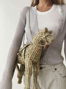 Jouet pour cheval en herbe de mer fait à la main Jouet décoratif tissé naturel pour enfants - Product Image 4