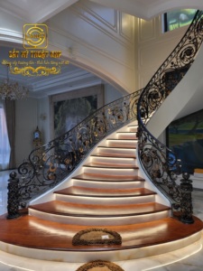 Barandilla de Escalera de Hierro Forjado de Alta Calidad KHP, Recubierta de Vinilo para Interiores, Hecha a Mano en Vietnam, Hermosa Decoración para Villas de Lujo. - Product Image 3