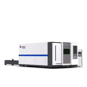 Ingesloten Volledige Dekking 1530 1500W Raycus Ipg 6kw Fiber Sheet Metaal Lasersnijmachine Met Uitwisselingsplatform