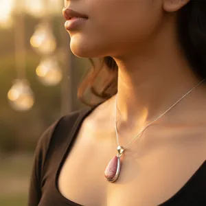 Pendentif Goutte d'Eau en Rhodonite Argent 925 pour Femme, Plaqué Or 14K, Platine et Rhodium, Bijou Géométrique en Pierre Précieuse, Symbole Chrétien - Product Image 2