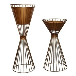 Nouvelle arrivée à la recherche de jardinière pour la décoration de sol de maison et de jardin Pots de fleurs de finition antique jardinière de qualité supérieure - Product Image 1