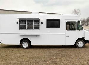 À VENDRE : Fourgonnette Freightliner MT45/MT55 neuve de 18 pieds, transformée en Food Truck - Product Image 2