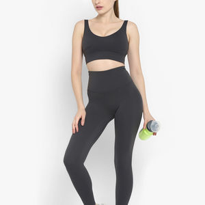 Nouvel arrivage de vêtements de fitness unis confortables et personnalisés de haute qualité pour femmes, leggings de yoga à la taille élastique disponibles à un prix raisonnable - Product Image 3