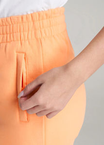 กางเกงขาสั้นของผู้หญิงกางเกงขาสั้นระบายอากาศแห้งเร็ววัสดุผ้าฝ้าย100% น้ำหนักเบาสำหรับผู้หญิงเสื้อผ้าแนวสตรีทแต่งโลโก้ได้ตามต้องการ - Product Image 3