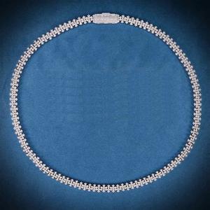 Collier en alliage plaqué argent en laiton plaqué or 14 carats avec croix et lien infini serti de diamants de 8,5 mm pour hommes, hindouisme - Product Image 1