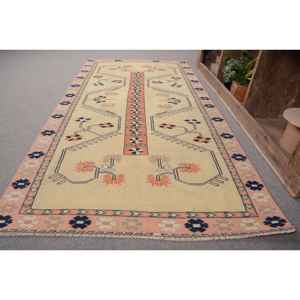 Alfombra Turca de 3.6x7.2 pies, Alfombra Vintage, Alfombra Oriental de Lana Amarilla y Azul - Product Image 1