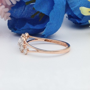 Bague élégante à 2 rangs en or rose 14 carats avec diamants cultivés en laboratoire Mode classique de fiançailles et de mariage avec certificat IGI - Product Image 4