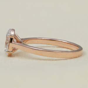 Bague de fiançailles solitaire en diamant de culture, forme ovale élégante, bague en diamant luxueuse - Product Image 3