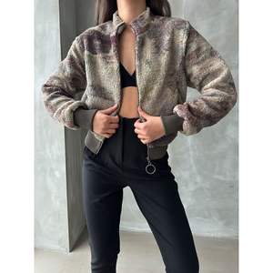 เสื้อโค้ทขนสัตว์เทียมลายพิมพ์สำหรับผู้หญิง ขายส่งเสื้อคลุมหรูหรา - Product Image 2