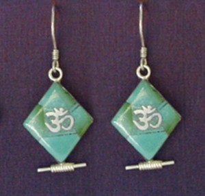 Pendientes de plata hindú Om Set con coral para el Budismo - Product Image 3