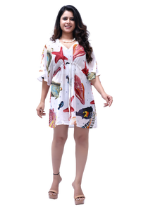 ชุดคลุมชายหาด Kaftan สั้นพิมพ์ลายสัตว์ทะเลของผู้หญิงฟรีไซส์ผ้าจอร์เจียไร้น้ำหนักสีขาว - Product Image 3