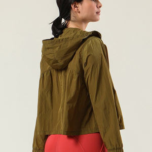 Sudadera con capucha fruncida con cremallera completa y protección UV para mujer de color caqui oscuro superventas - Product Image 6