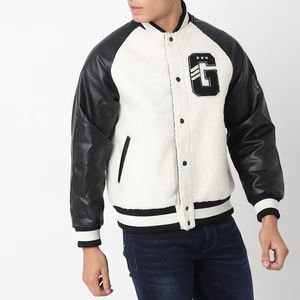 แจ็คเก็ตวาร์ซิตี้ที่ถูกผลิตด้วยผ้าขนสัตว์สำหรับตัวเสื้อและแขนเสื้อทำจากหนังเทียม เพื่อให้ได้ลุควินเทจสตรีทแวร์ที่โดดเด่นและสวมใส่สบาย - Product Image 3
