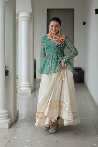 คอตตอน Kora navratri ที่น่าสนใจเป็นพิเศษกับ Gota-patti และ kutchi gamthi ทำงาน lehenga choli แฟชั่นผู้หญิง - Product Image 4