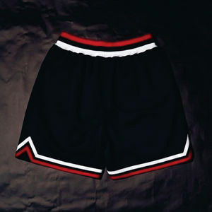 Shorts de sport pour hommes à séchage rapide, double couche en mesh, avec poche, logo personnalisé - Product Image 5