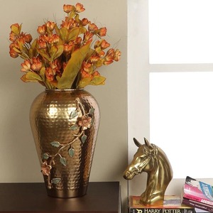 Florero de Metal dorado martillado | Jarrón decorativo de cilindro alto | Exportador mayorista de decoración moderna para el hogar, la boda y la Oficina - Product Image 6