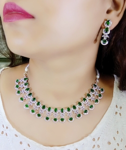 Nouvel arrivage de bijoux pour femmes indiennes ensemble ras du cou avec boucles d'oreilles et colliers assortis ensemble élégant pour les mariages fiançailles anniversaires - Product Image 2