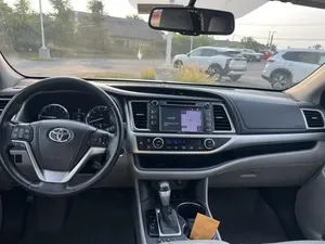 2015 Toyota Highlander XLE - Product Image 4