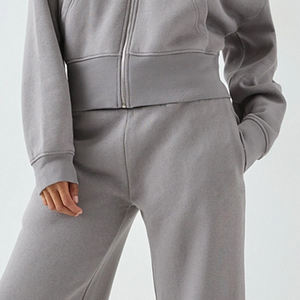 Chándal para Mujer con Mangas Largas, Tela de Alta Calidad, Diseño Transpirable con Logotipo, Pantalón Recto de Pierna Ancha con Precio de Mayoreo - Product Image 3