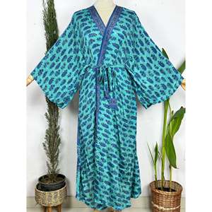 Upcycle เสื้อสเวตเตอร์ถักแบบ Boho, เดอ Plage et de Chambre D't vtements de tente La Maison Court de Plage - Product Image 1