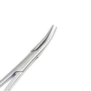 คีมหนีบหลอดเลือดฮัลส์ทีด์ โมสกีโต อาเรตี้ ฟอร์สเปส แบบโค้ง 5.5 นิ้ว ทำจากเหล็กกล้าไร้สนิม ยี่ห้อ SIMAECO SP ชุดเครื่องมือผ่าตัดทั่วไป - Product Image 1
