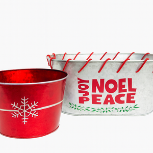 Jardinière rustique en métal galvanisé avec charme de poinsettia festif parfait pour la décoration de vacances et l'élégance toute l'année - Product Image 5