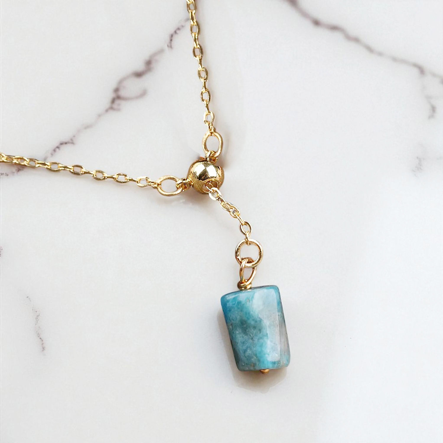 อะพาไทต์สีน้ำเงิน