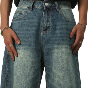 Short en jean déchiré vintage pour homme personnalisé pour l'été et l'automne pour Streetwear avec décoration à rivets et boutons - Product Image 1