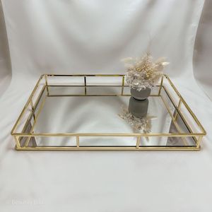 Plateau de rangement carré en métal doré pour maquillage, avec miroir, plateau de présentation pour cosmétiques et parfums, pour table de maquillage, plateau de luxe - Product Image 1